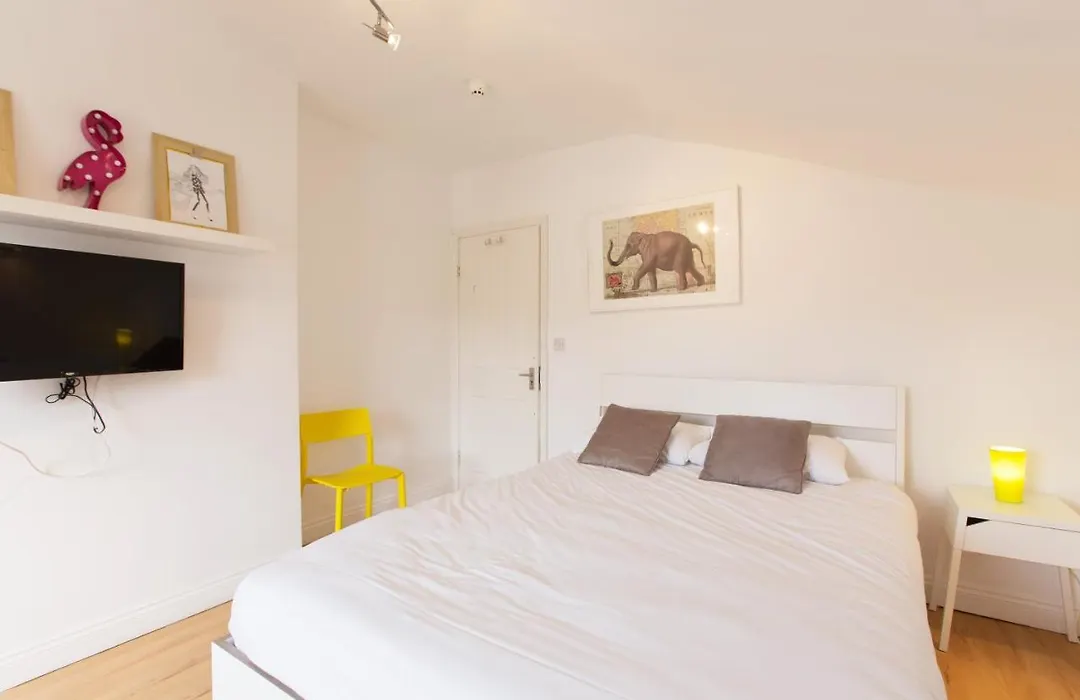 Tooting Broadway Studios & Rooms By Primecityhosts-1